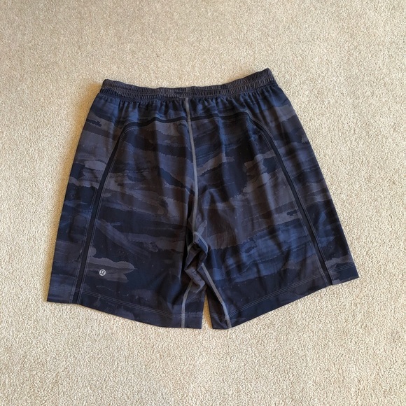 Lululemon Camo Shorts Mens Large 